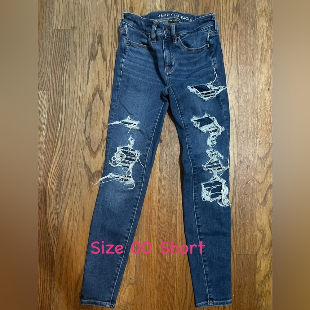 American Eagle mid rise size 00 short